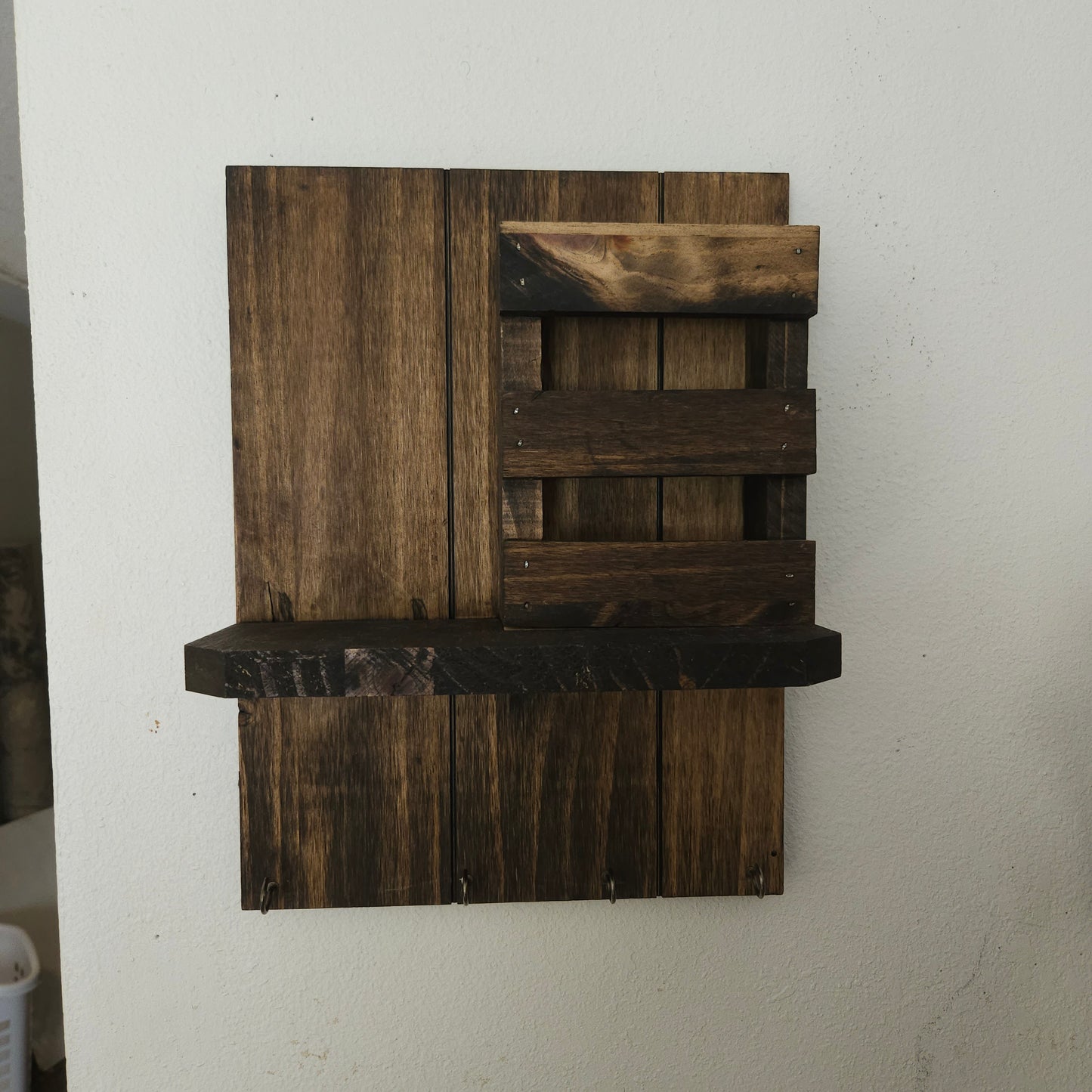 Key organizer / message board
