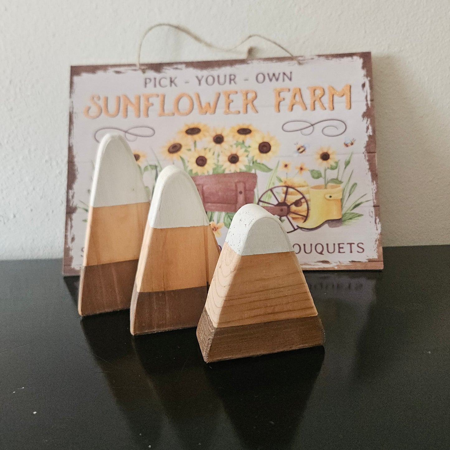 3 pcs Wooden candy Corn